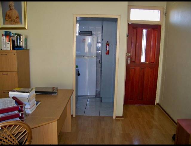 2 BEDROOM APARTMENT FOR SALE IN SUNNYSIDE